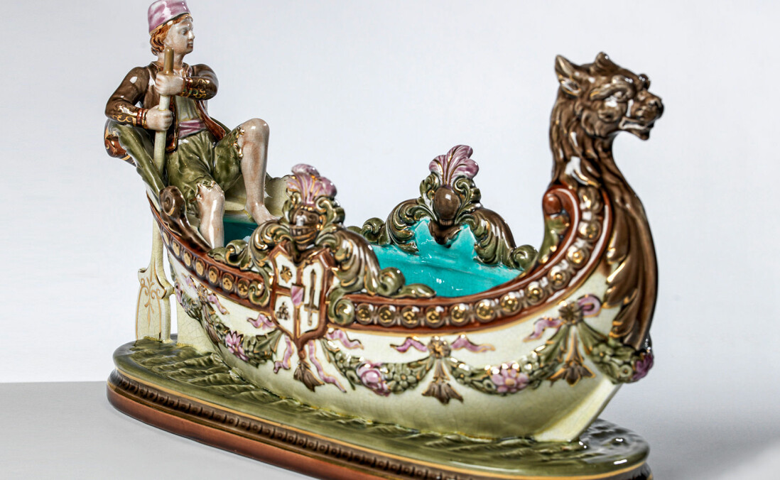 Värdering av Rörstrandsjardinjär av majolika